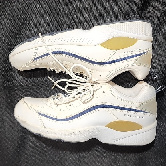 Easy Spirit Women's White Walk Run Sneakers.  9 - Picture 5 of 15